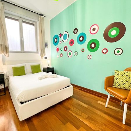 Unique House - 3 Bedrooms & 2 Bathrooms With 4 Beds - 100 Meters To The Metro A ローマ エクステリア 写真