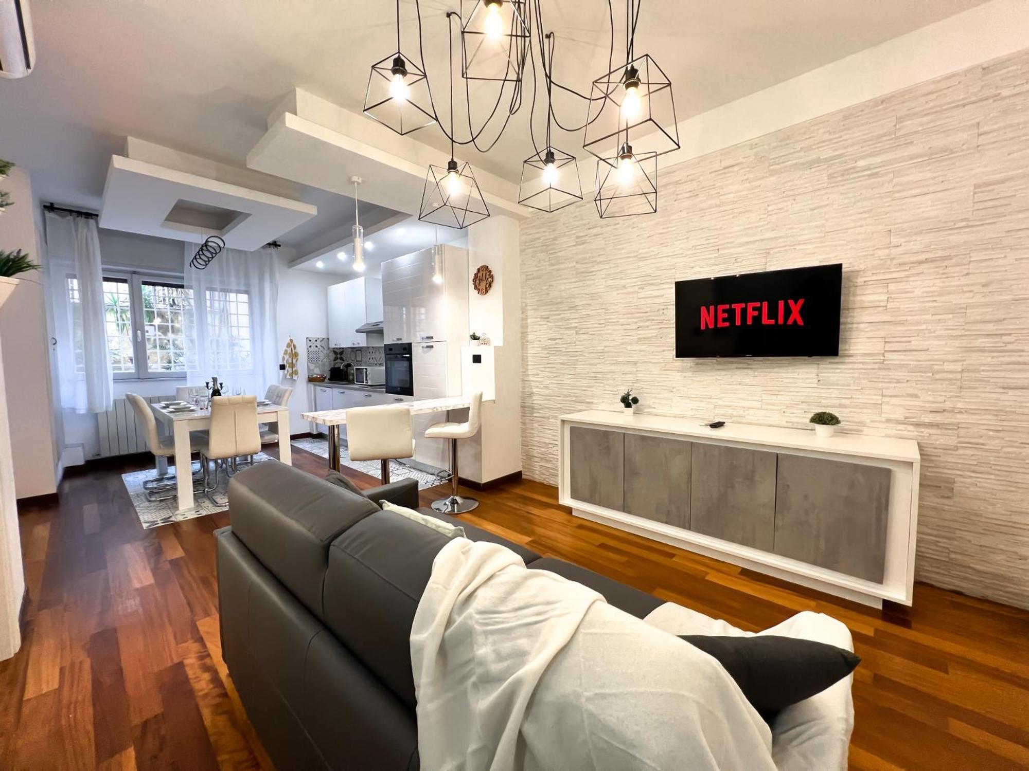 Unique House - 3 Bedrooms & 2 Bathrooms With 4 Beds - 100 Meters To The Metro A ローマ エクステリア 写真