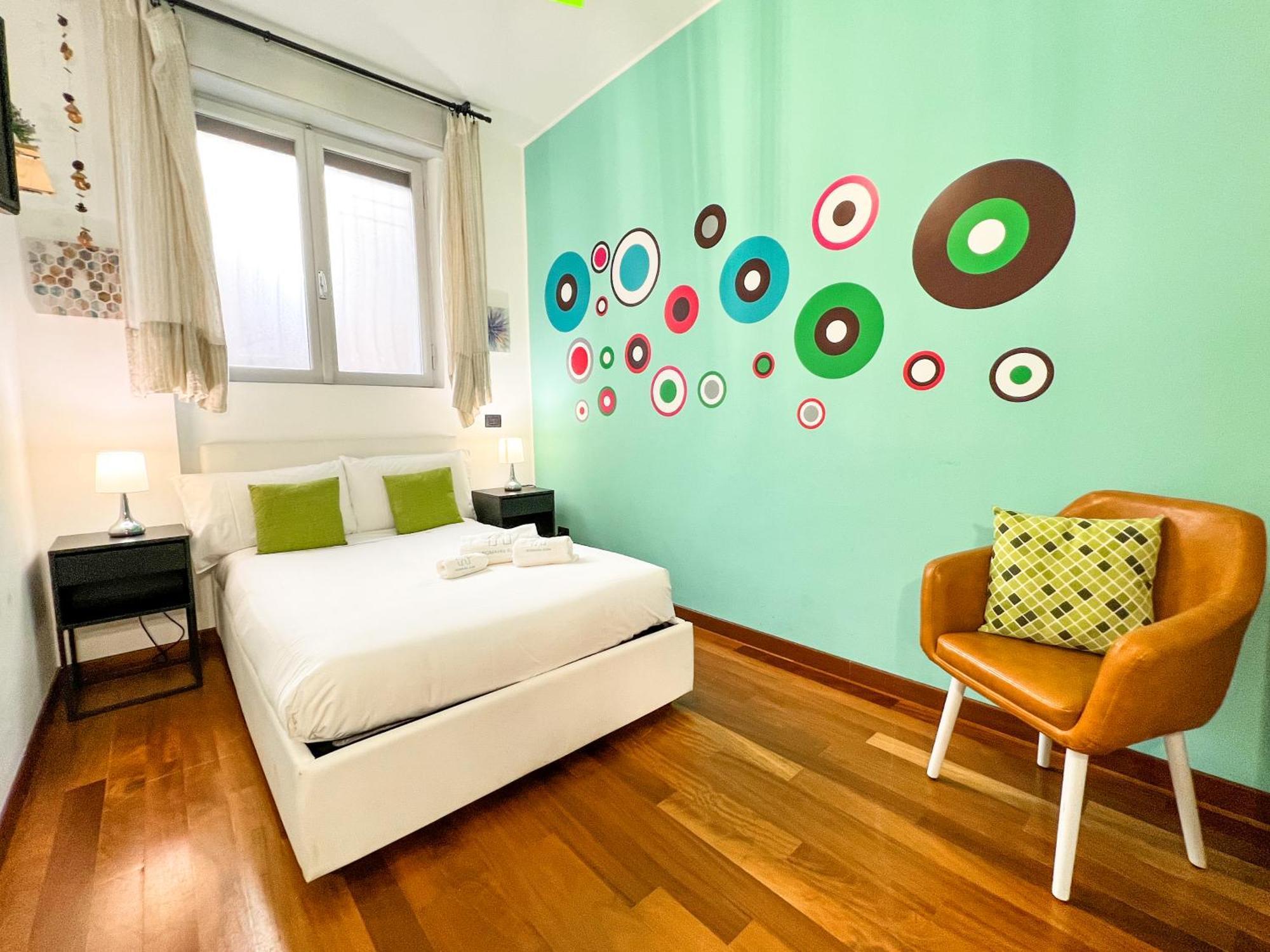 Unique House - 3 Bedrooms & 2 Bathrooms With 4 Beds - 100 Meters To The Metro A ローマ エクステリア 写真