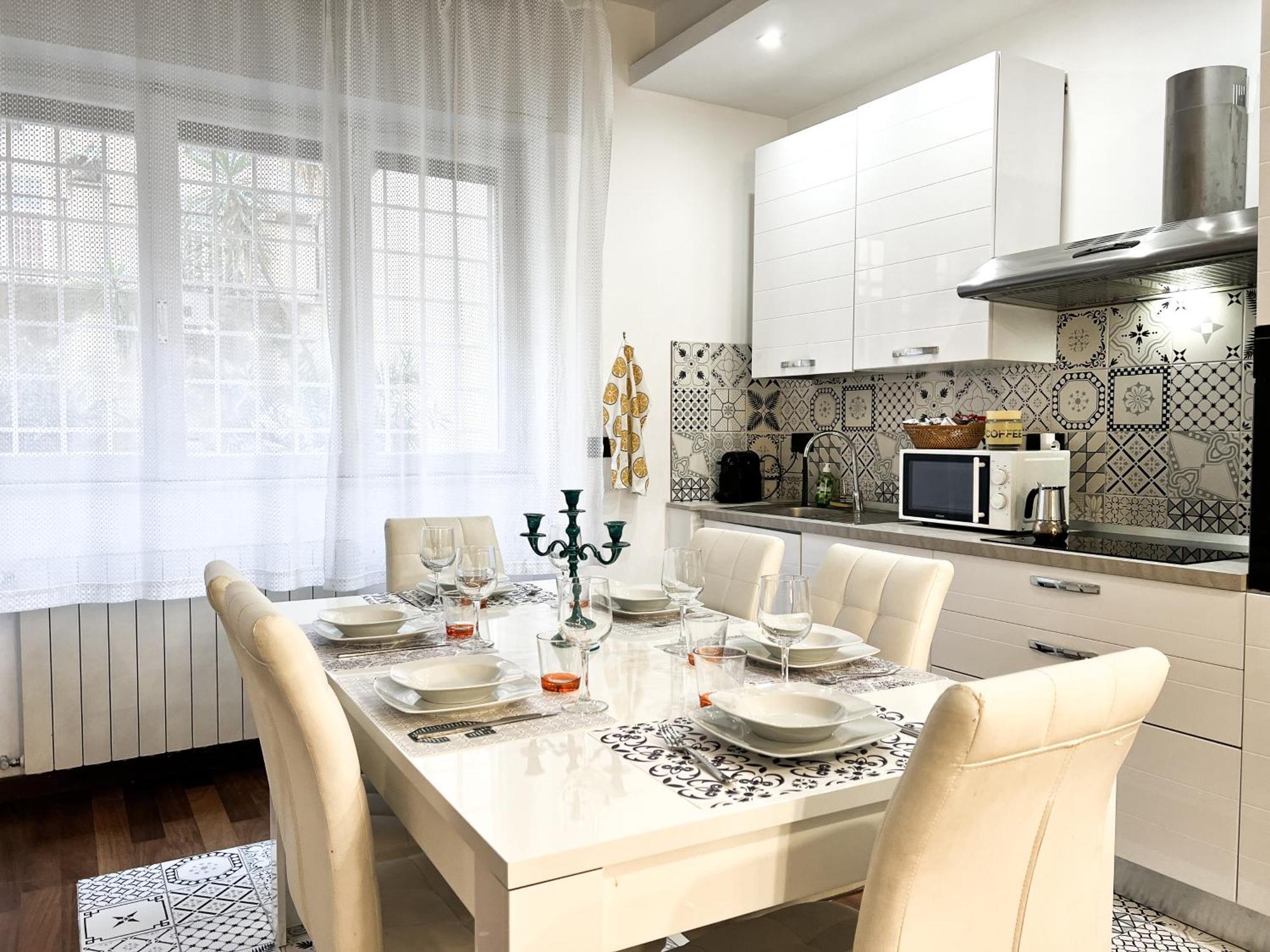 Unique House - 3 Bedrooms & 2 Bathrooms With 4 Beds - 100 Meters To The Metro A ローマ エクステリア 写真